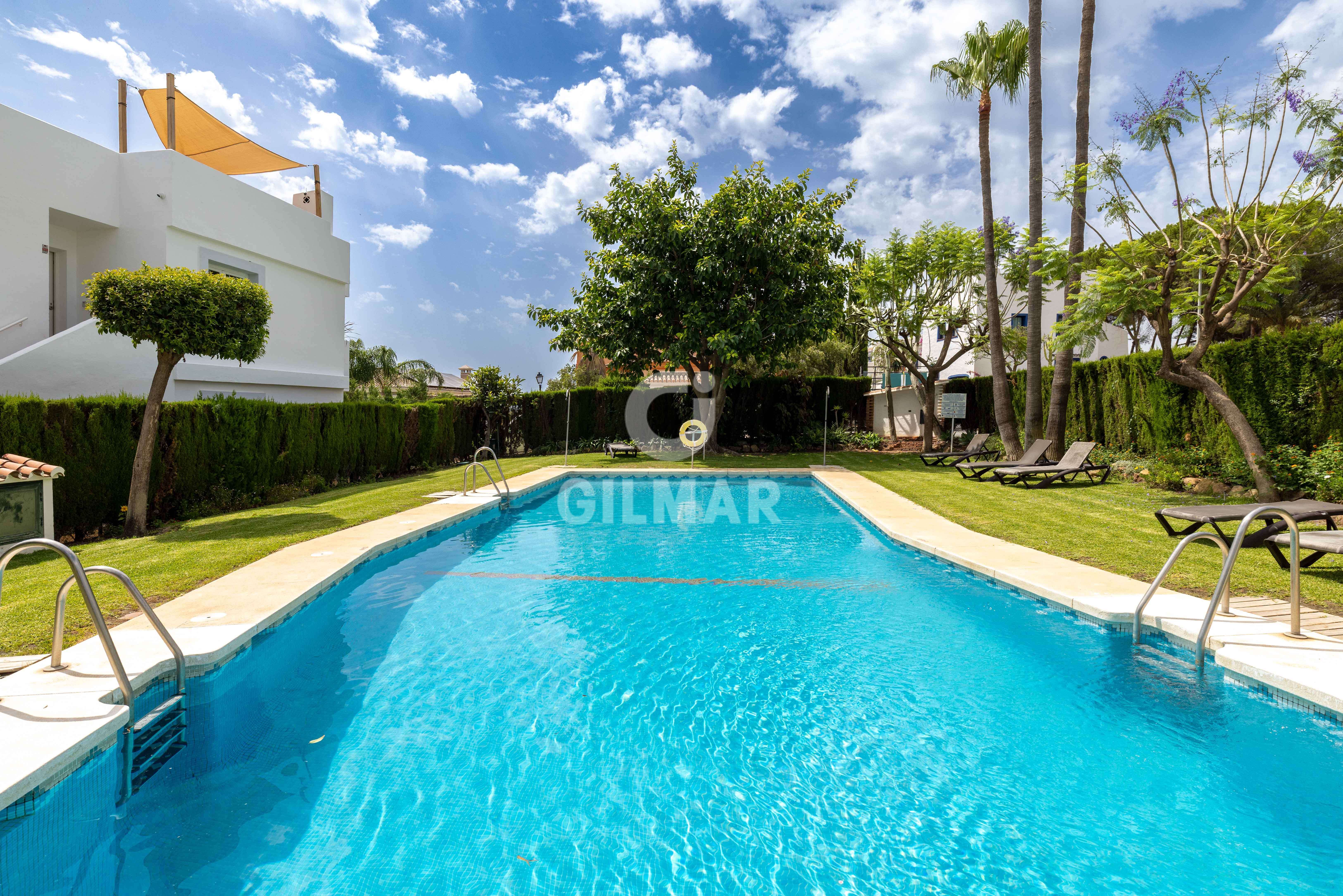 Jardí de Pis en venda en Marbella amb Traster, Piscina i Balcó