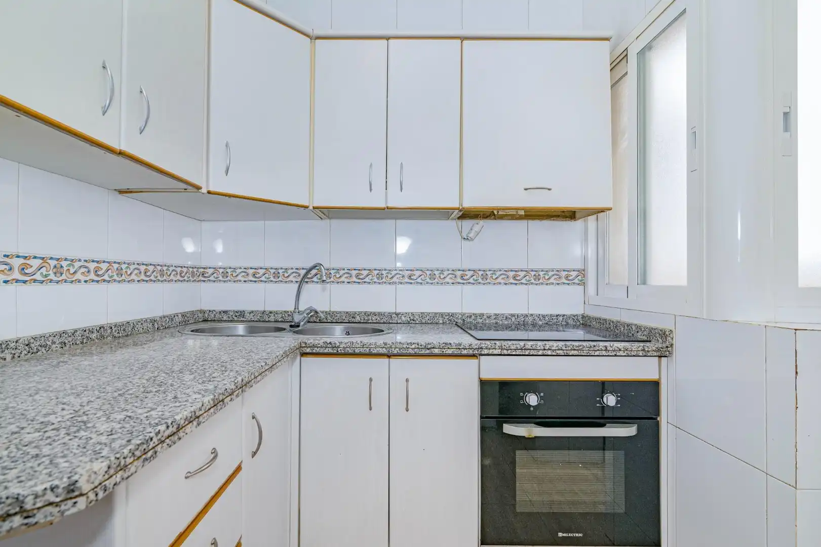 Kitchen of Flat for sale in Granada  with Air Conditioner, Heating and Terrace