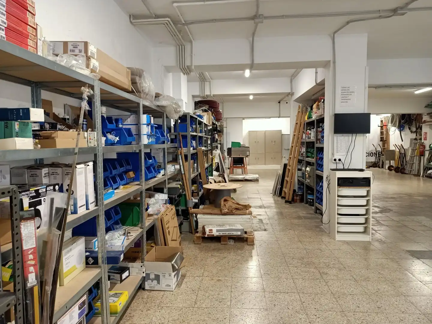 Local commercial à louer à Col.legis Nous, imagen 9