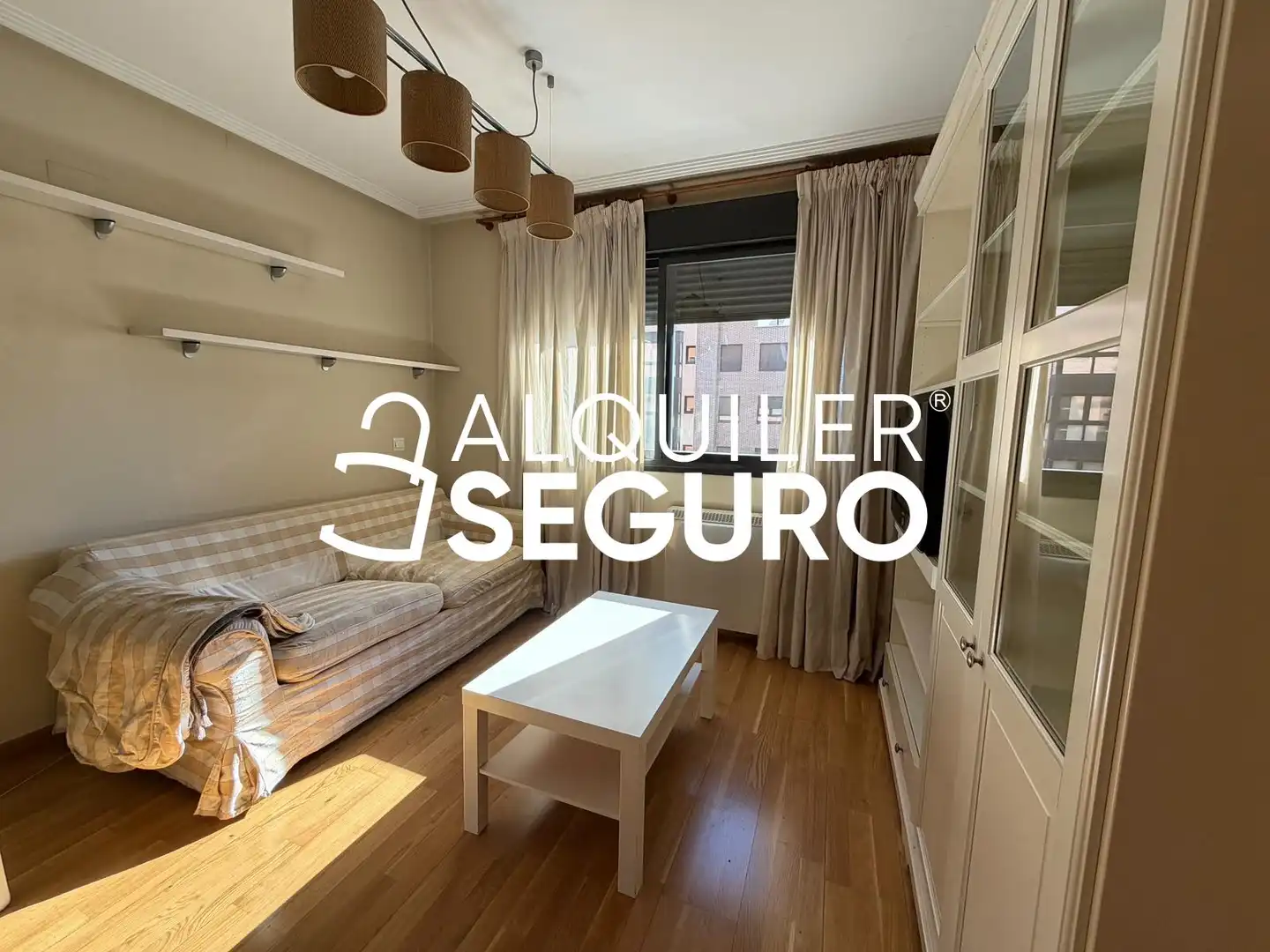Habitación de Piso de alquiler en Madrid con Aire acondicionado, Calefacción y Piscina