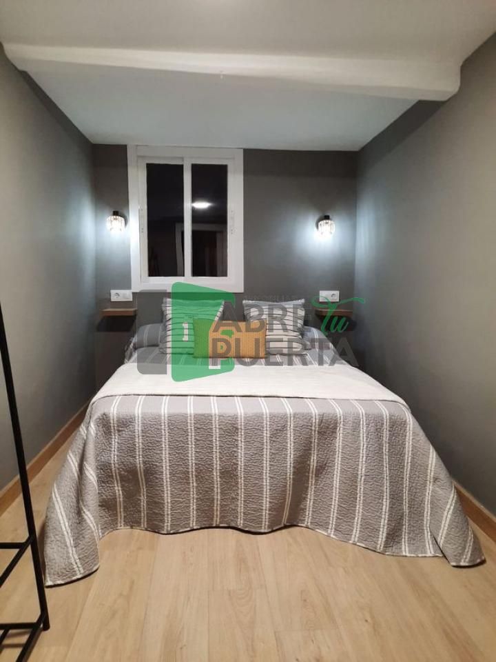Bedroom of Flat to rent in Ourense Capital   with Parquet flooring, Storage room and Furnished