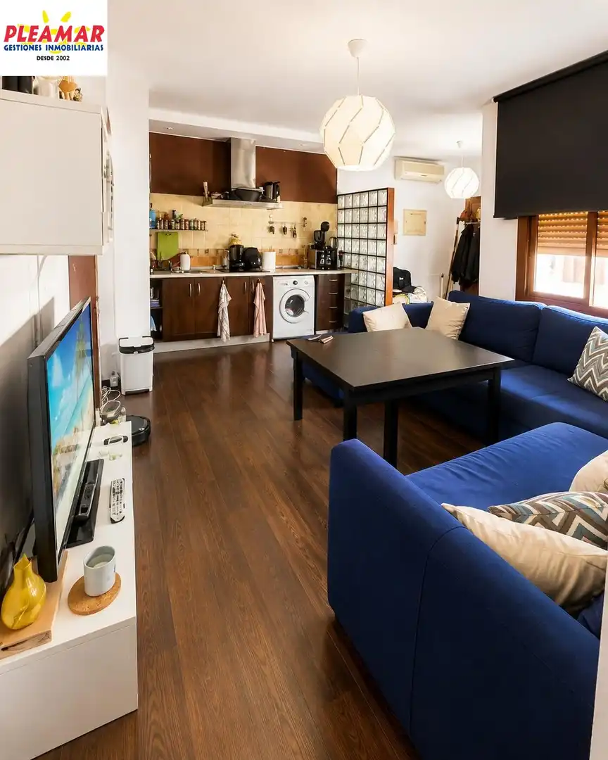 Sala de estar de Piso en venta en Chipiona con Parquet