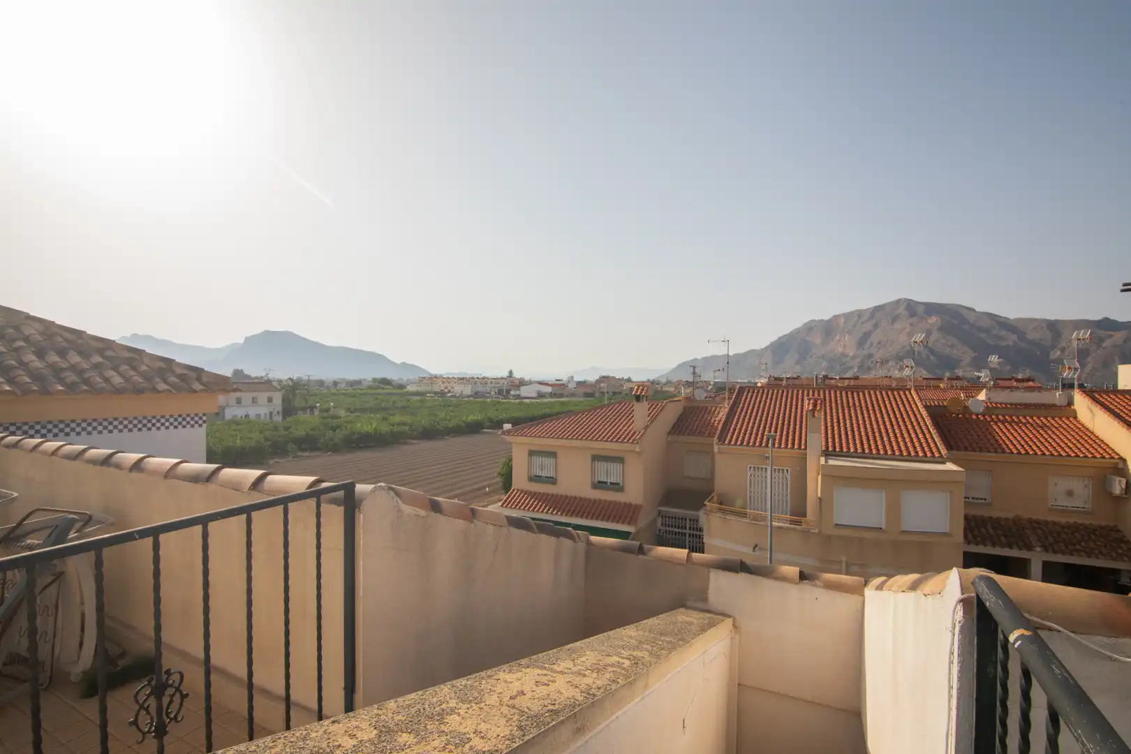 Vista exterior de Casa o xalet en venda en Orihuela amb Calefacció, Moblat i Piscina comunitària