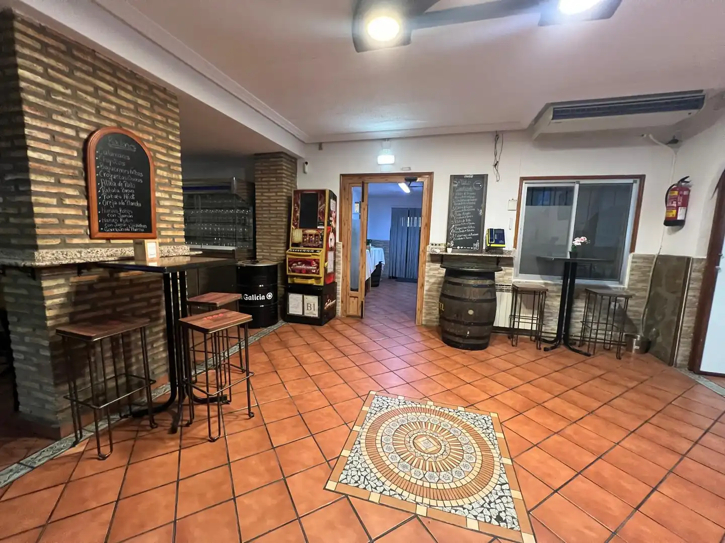 Business premises for transfer in Torres de la Alameda, imagen 2