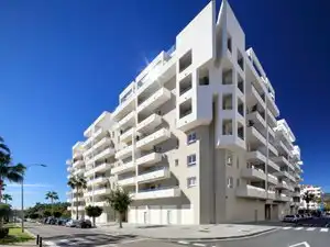 Vista exterior de Àtic en venda en Marbella amb Aire condicionat, Calefacció i Terrassa