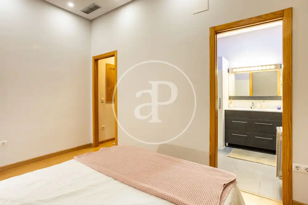 Schlafzimmer von Wohnung zur Miete in Valencia mit Klimaanlage, Heizung und Möbliert