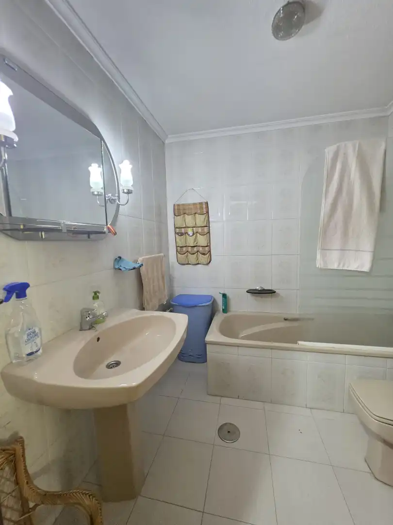 Baño de Casa adosada en venta en Ciudad Real con Calefacción, Jardín privado y Piscina
