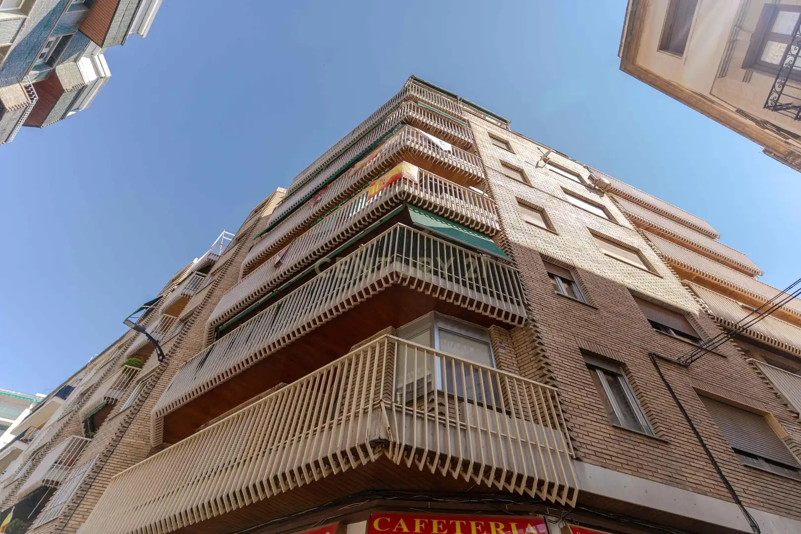 Vista exterior de Piso en venta en Granada con Trastero y Balcón
