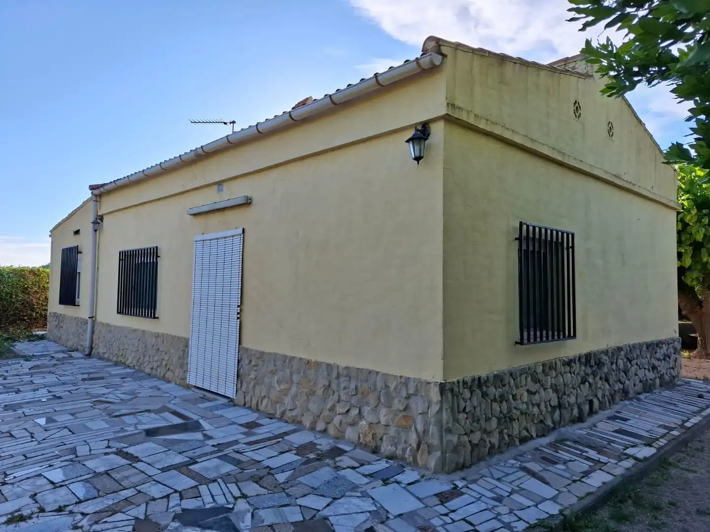 Vista exterior de Casa o chalet en venta en Agullent con Trastero y Piscina