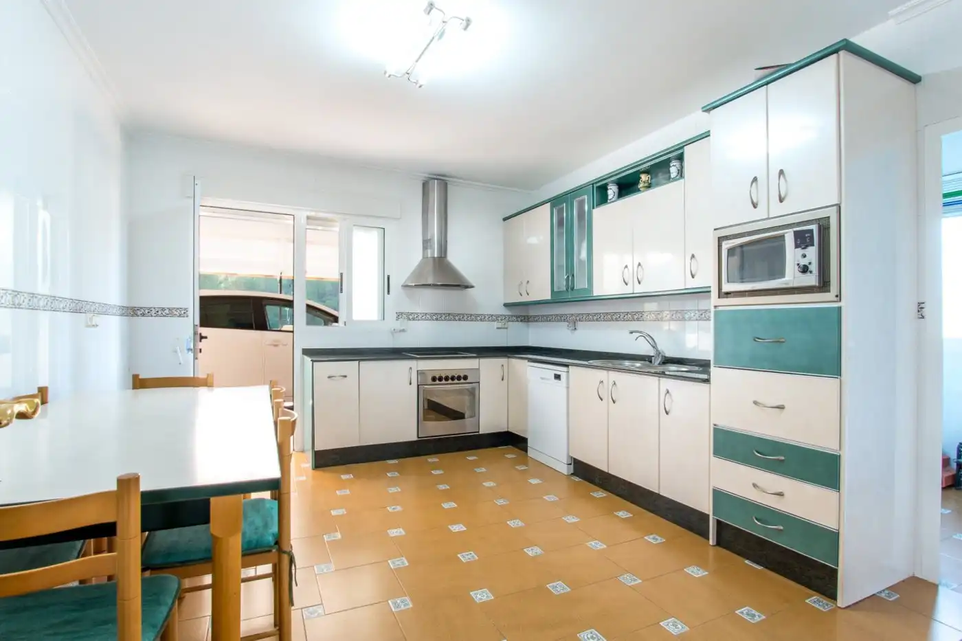 Cocina de Casa o chalet en venta en Murcia con Aire acondicionado, Calefacción y Jardín privado