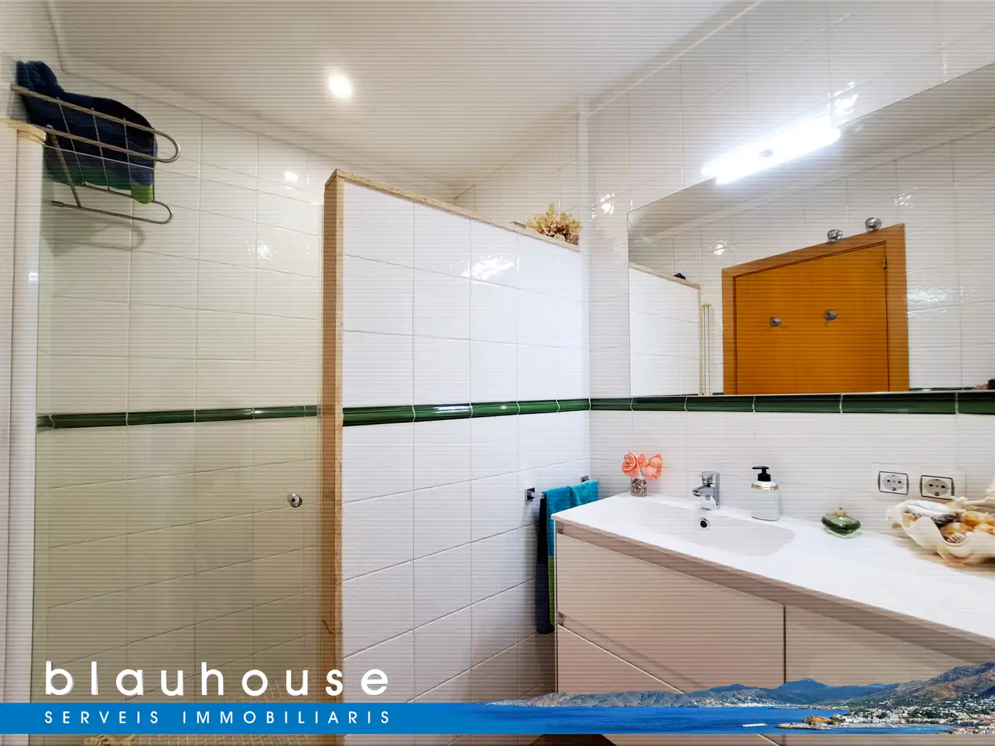 Baño de Casa adosada en venta en Llançà con Aire acondicionado, Calefacción y Parquet