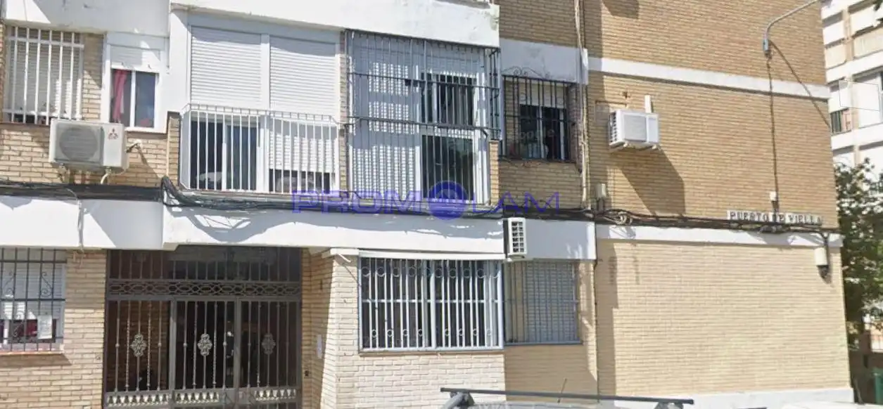 Vista exterior de Piso en venta en Sevilla