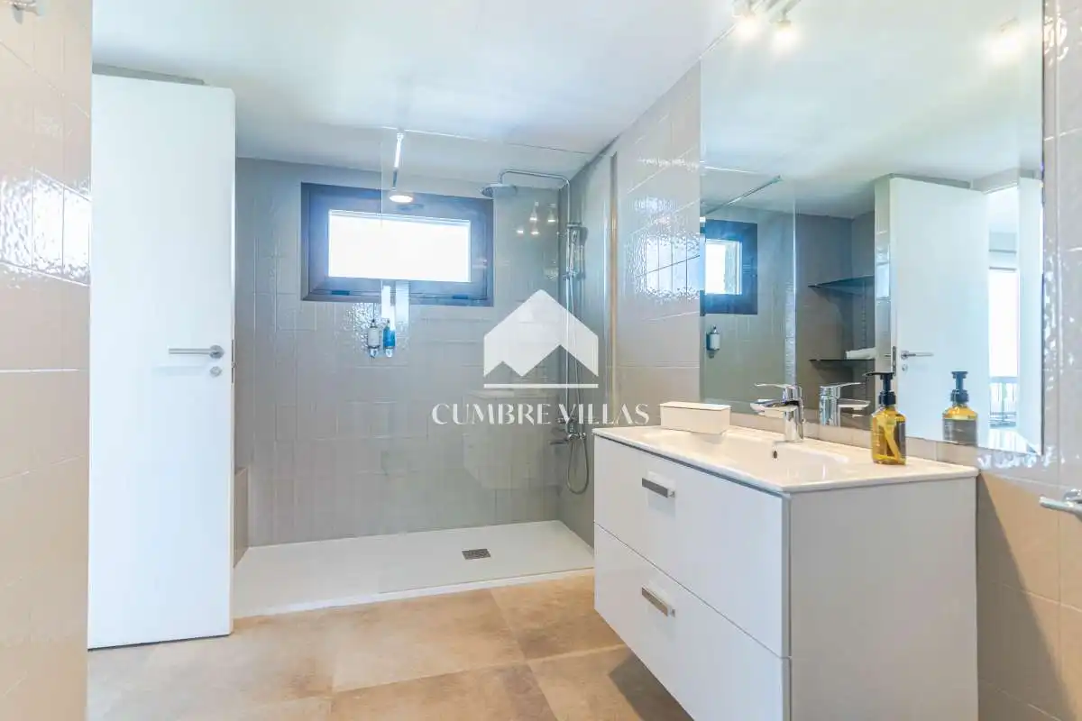 Bathroom of Houses for sale in Gójar  with Heating, Private garden and Terrace