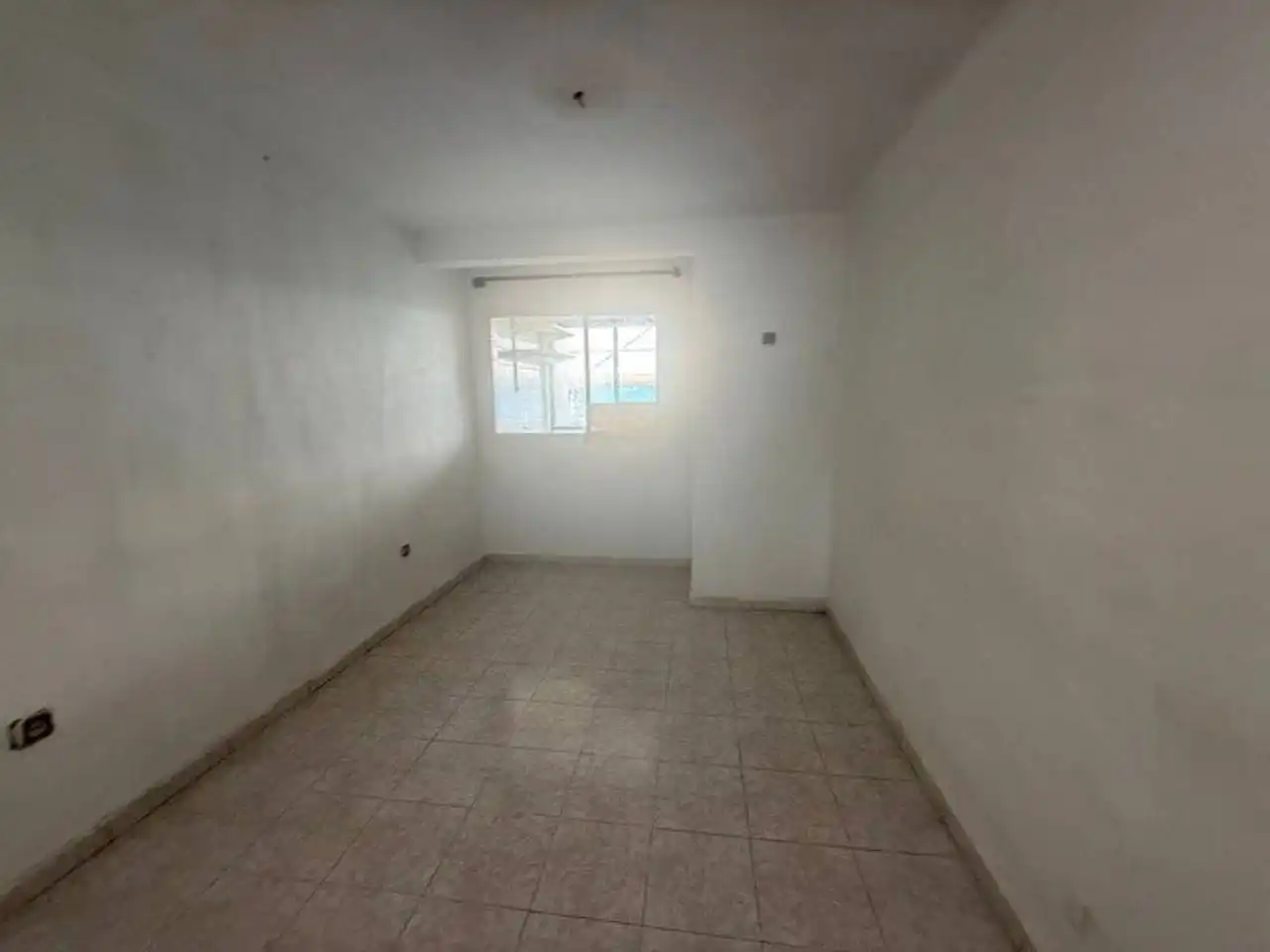 Flat for sale in Salt