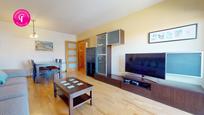 Living room of Flat for sale in Girona Capital  with Air Conditioner, Heating and Balcony