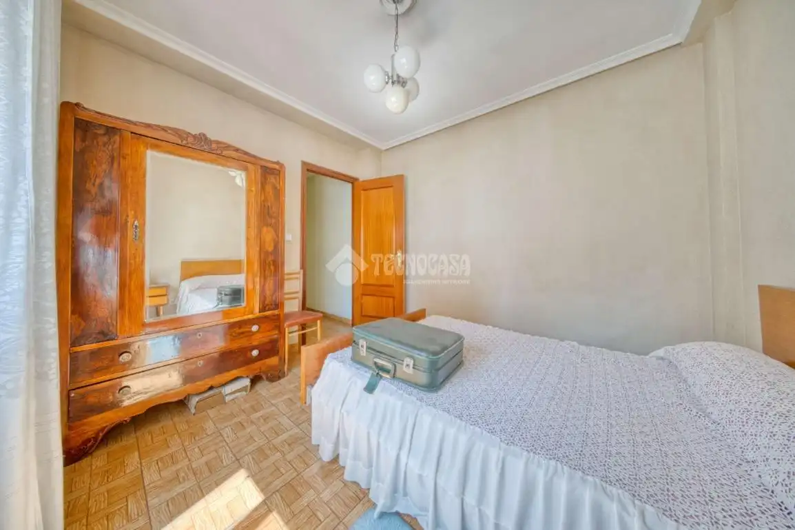 Bedroom of Flat for sale in Valladolid  with Heating