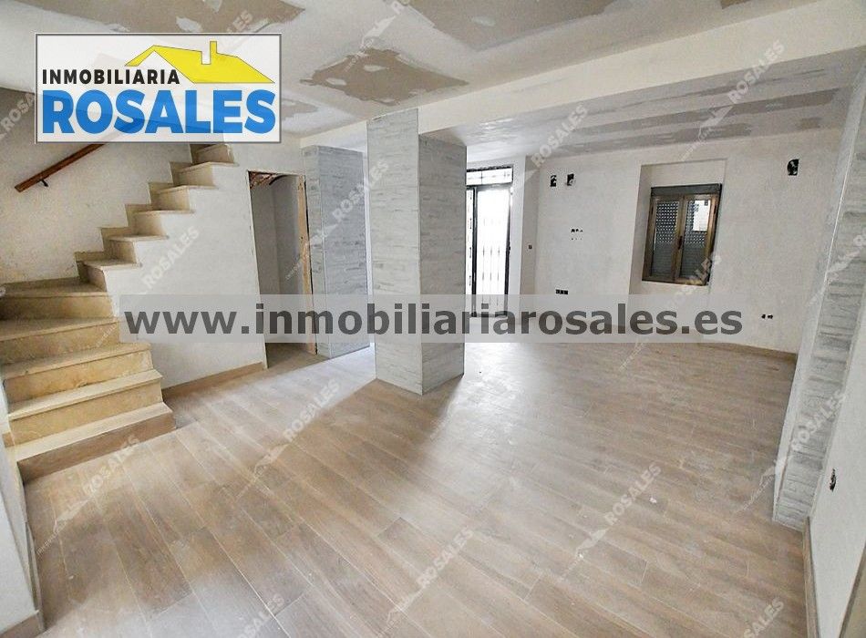 Single-family semi-detached for sale in Baena