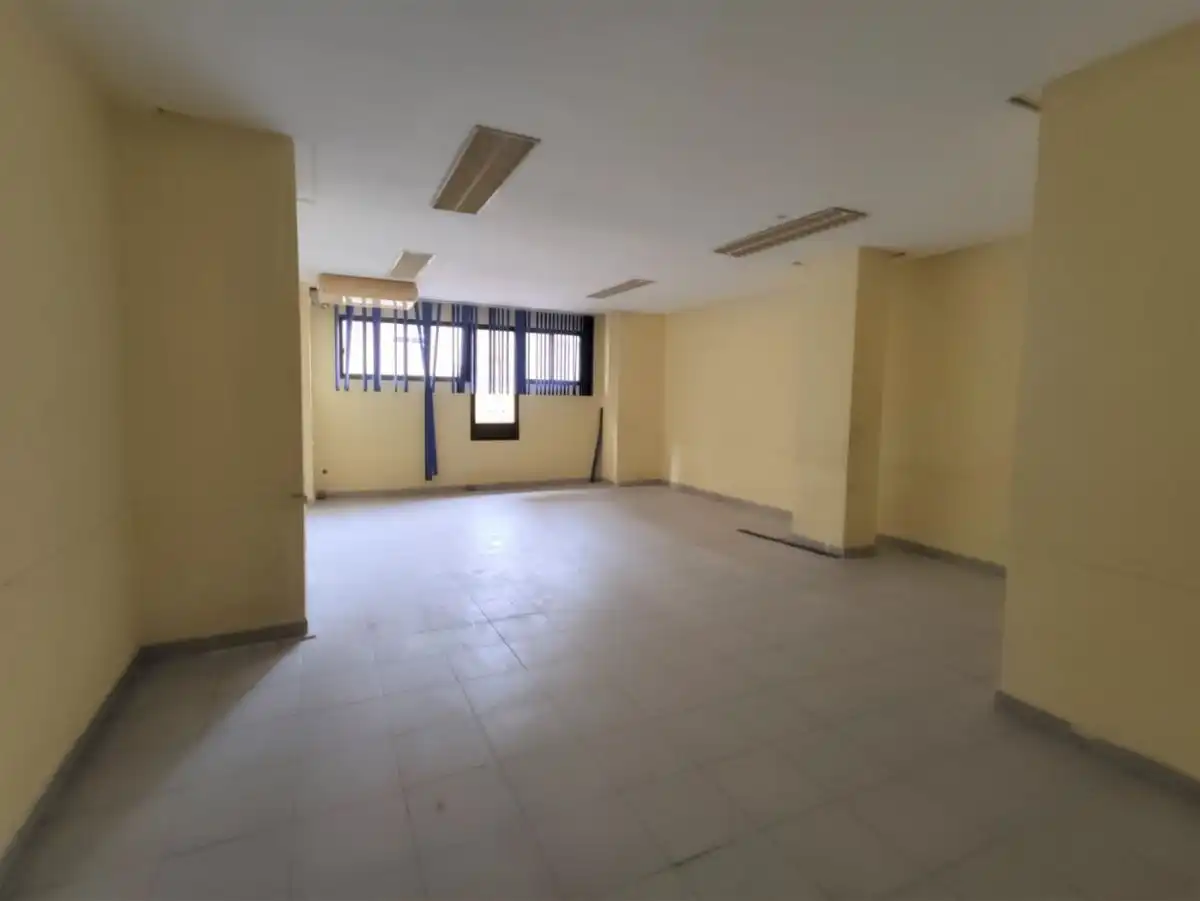 Local comercial en venda a MAYOR