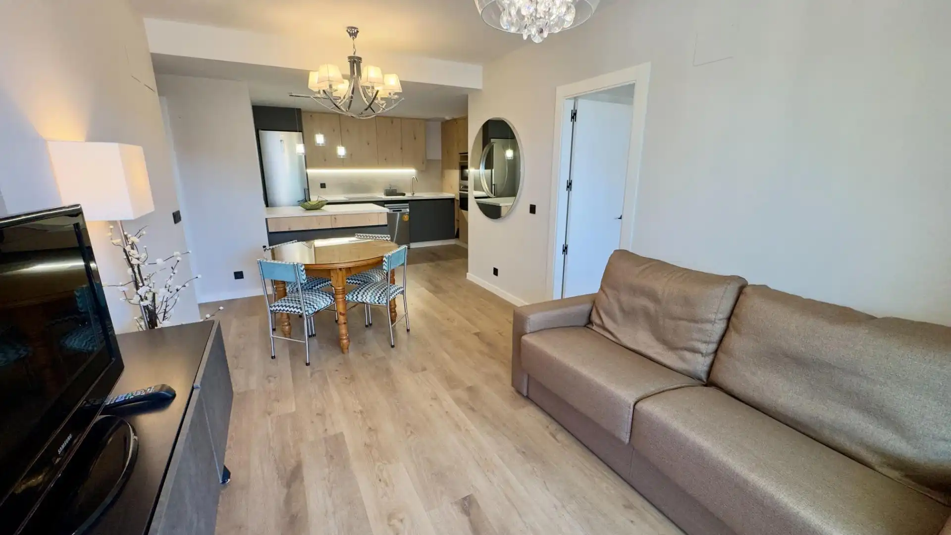 Living room of Flat for rent in Granada  with Air Conditioner, Heating and Terrace