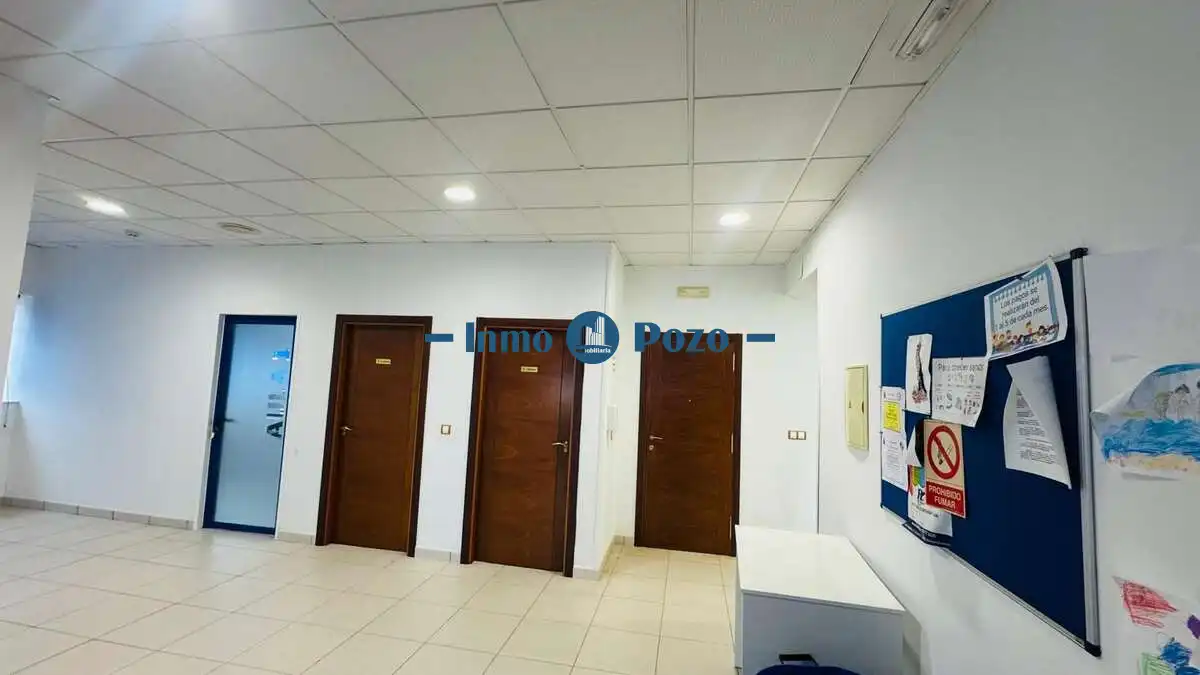 Büro zum Verkauf in Almendralejo