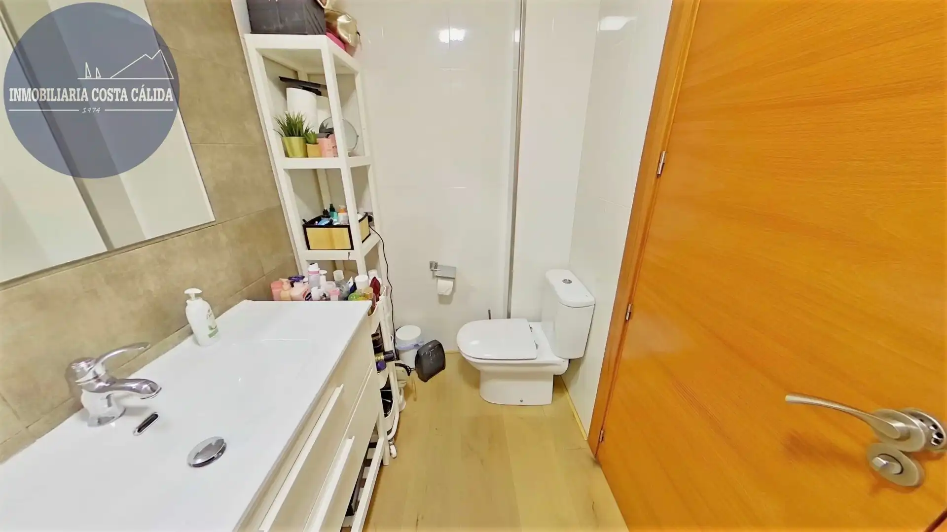 Badezimmer von Einfamilien-Reihenhaus zum Verkauf in Águilas mit Klimaanlage, Heizung und Privatgarten