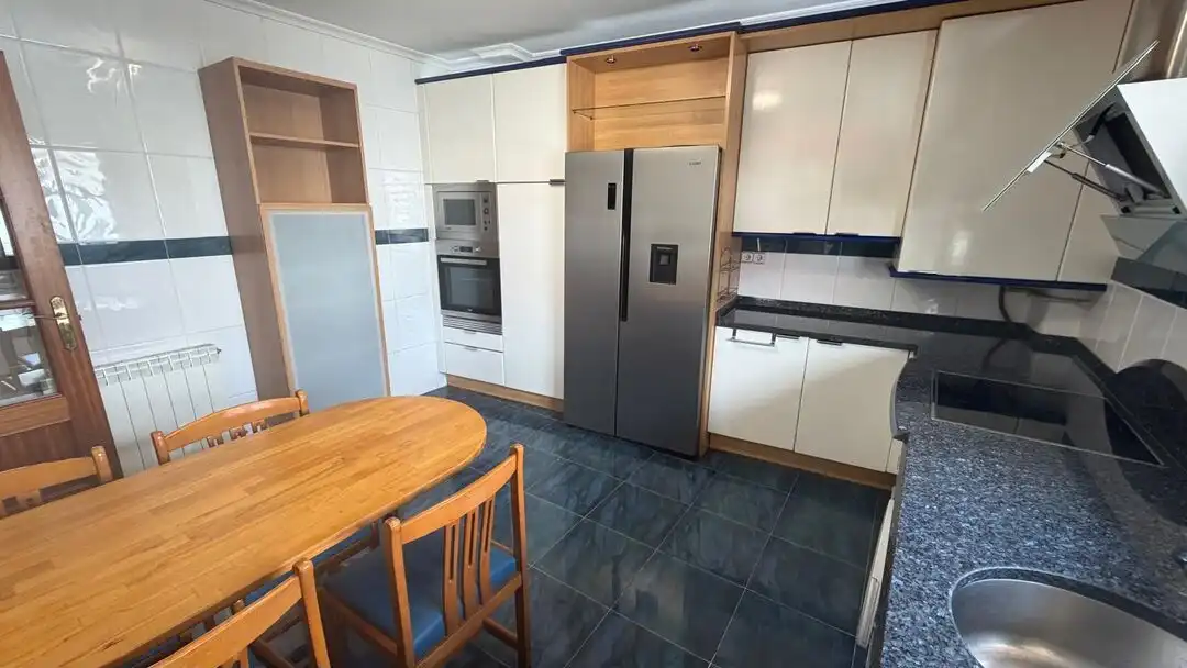 Cocina de Casa adosada en venta en Salvatierra / Agurain con Calefacción y Jardín privado