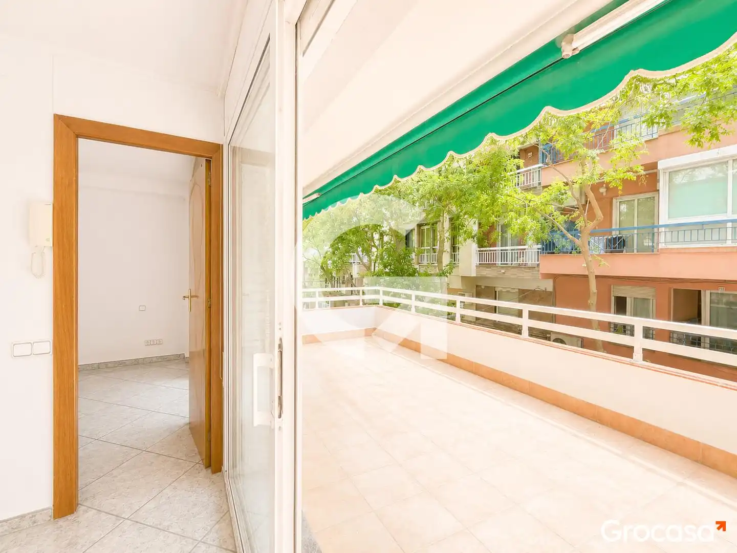 Terraza de Piso en venta en Barcelona con Calefacción, Terraza y Trastero