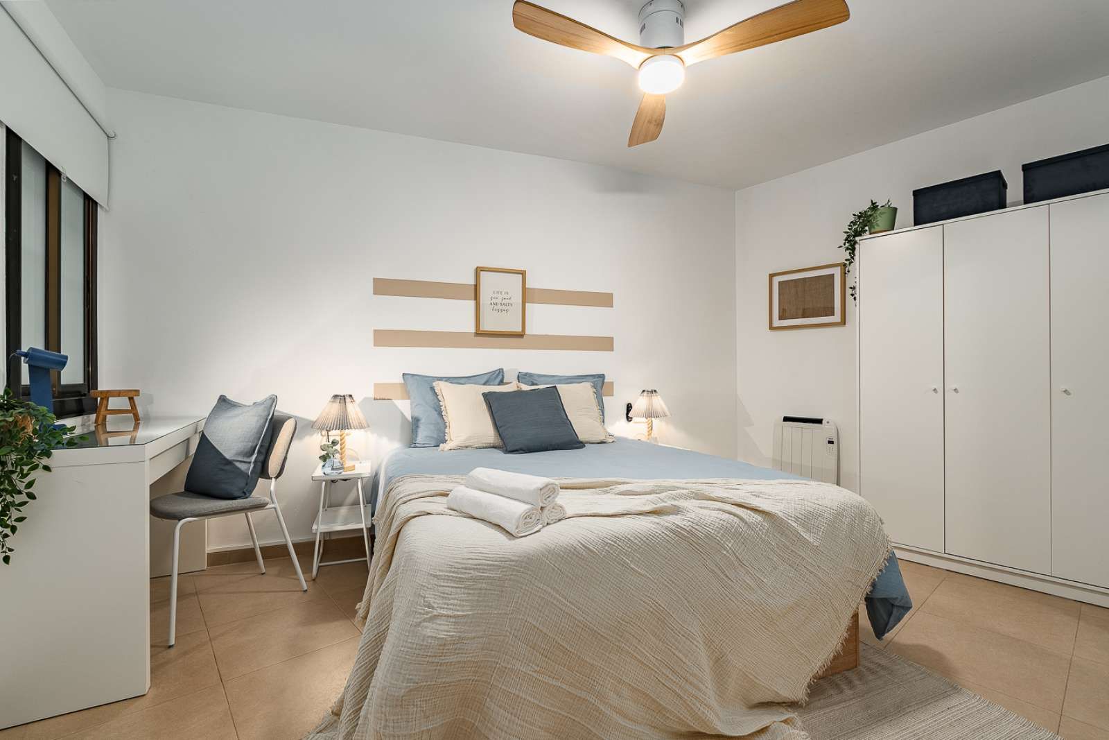 Bedroom of Flat to share in  Barcelona Capital  with Air Conditioner, Heating and Terrace