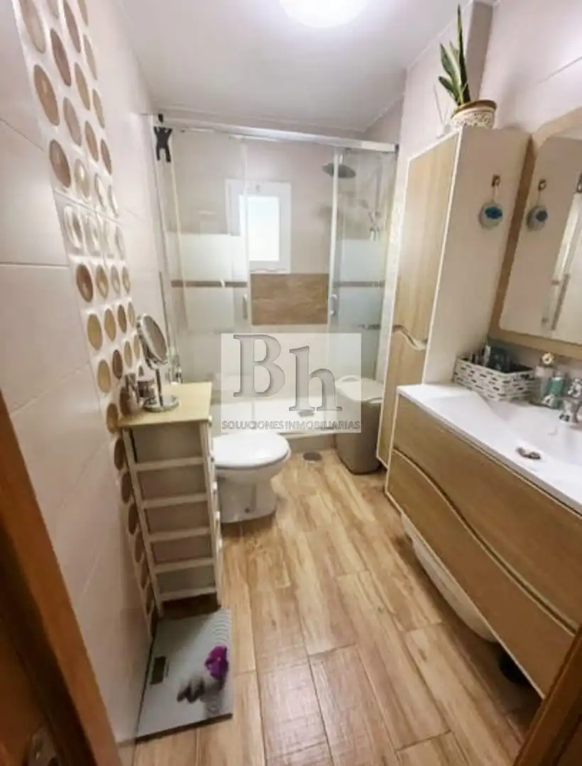 Baño de Piso en venta en Málaga con Aire acondicionado