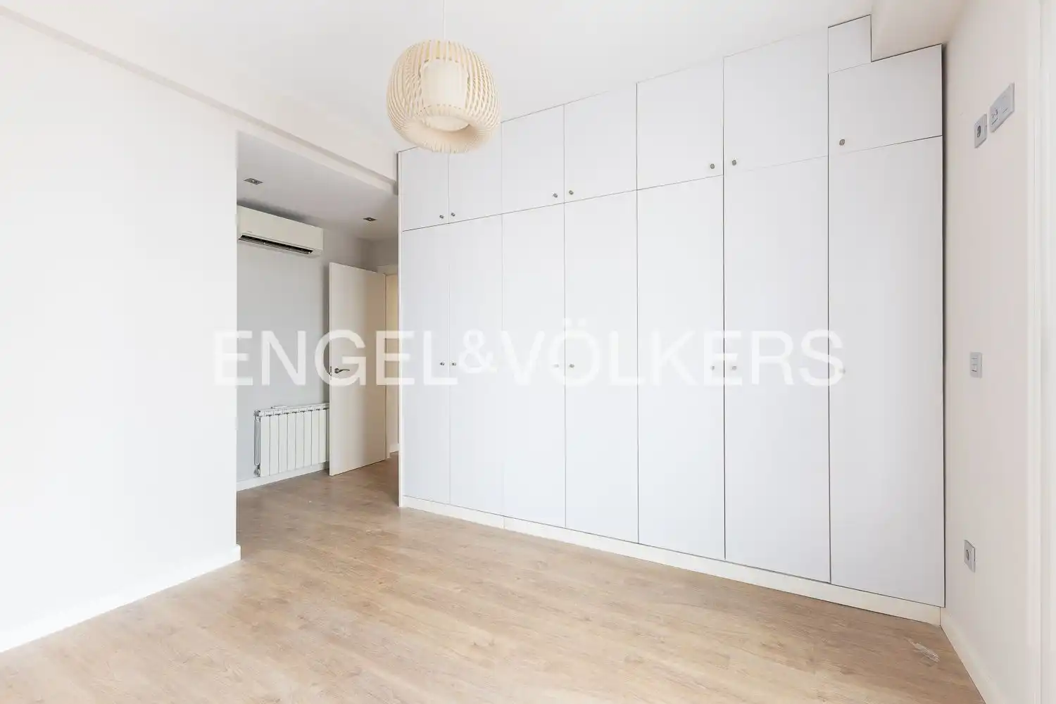 Habitación de Piso de alquiler en Valencia con Aire acondicionado, Calefacción y Balcón