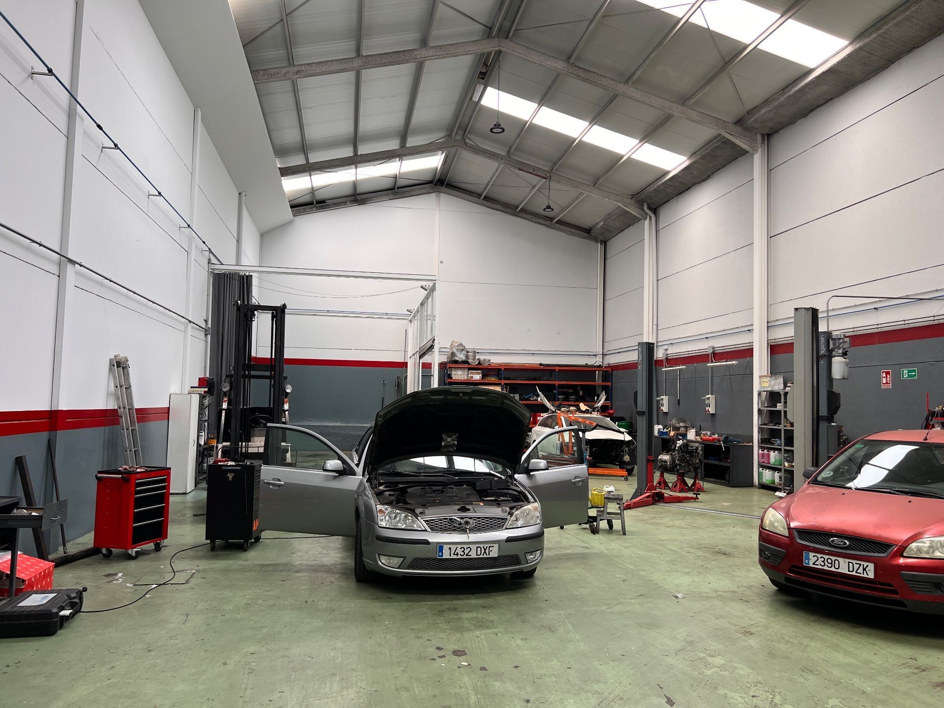Parking of Industrial buildings to rent in Santiponce