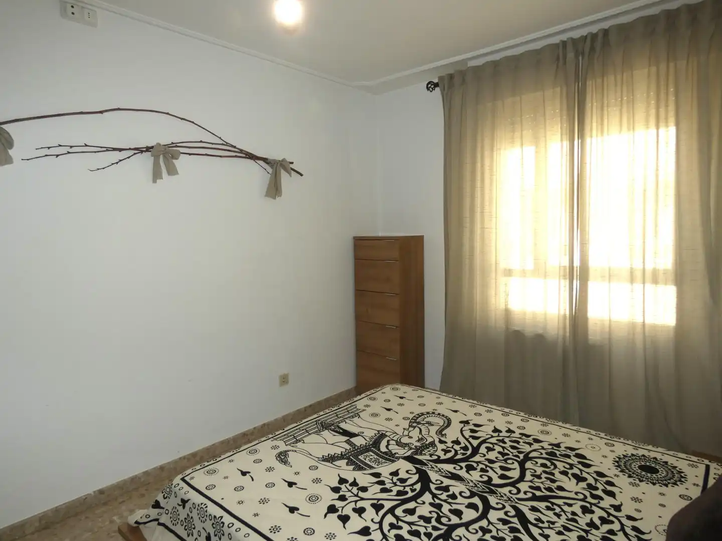 Habitación de Piso de alquiler en Utebo con Aire acondicionado, Trastero y Amueblado