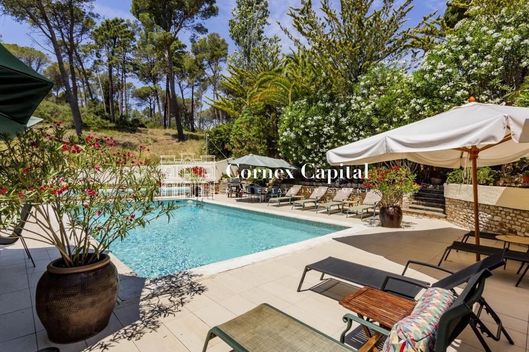 Piscina de Casa o xalet en venda en L'Estartit amb Aire condicionat, Calefacció i Jardí privat