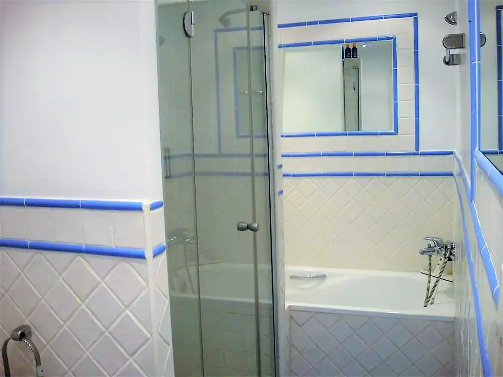 Bathroom of Detached homes for sale in Estepona  with Air Conditioner, Heating and Terrace