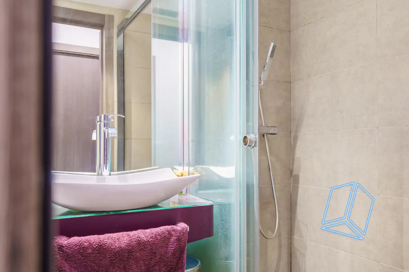 Bathroom of Flat for sale in Barcelona  with Heating and Balcony