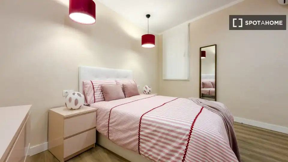 Bedroom of Flat for rent in Barcelona  with Air Conditioner, Heating and Furnished