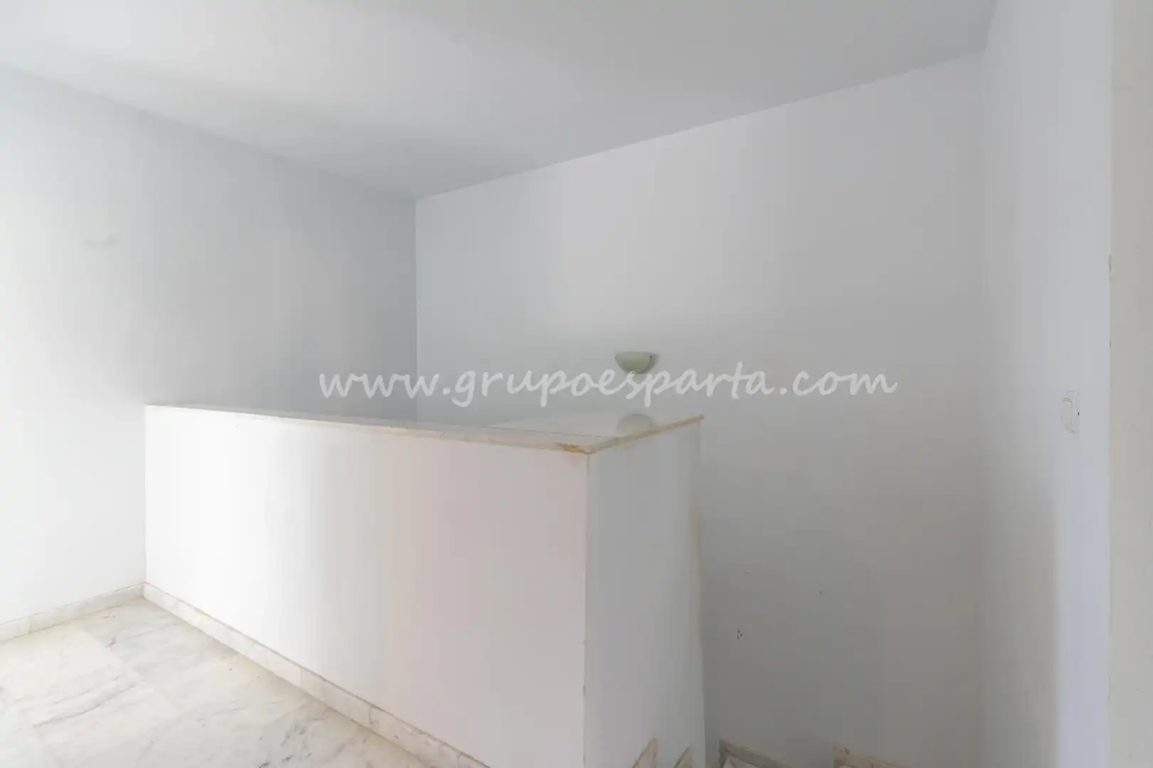 Detached homes for sale in Espartinas  with Air Conditioner, Heating and Oven