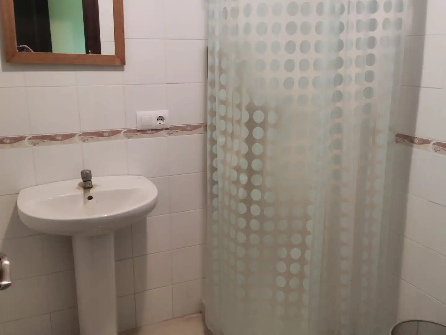 Bany de Oficina de lloguer en Burguillos amb Aire condicionat