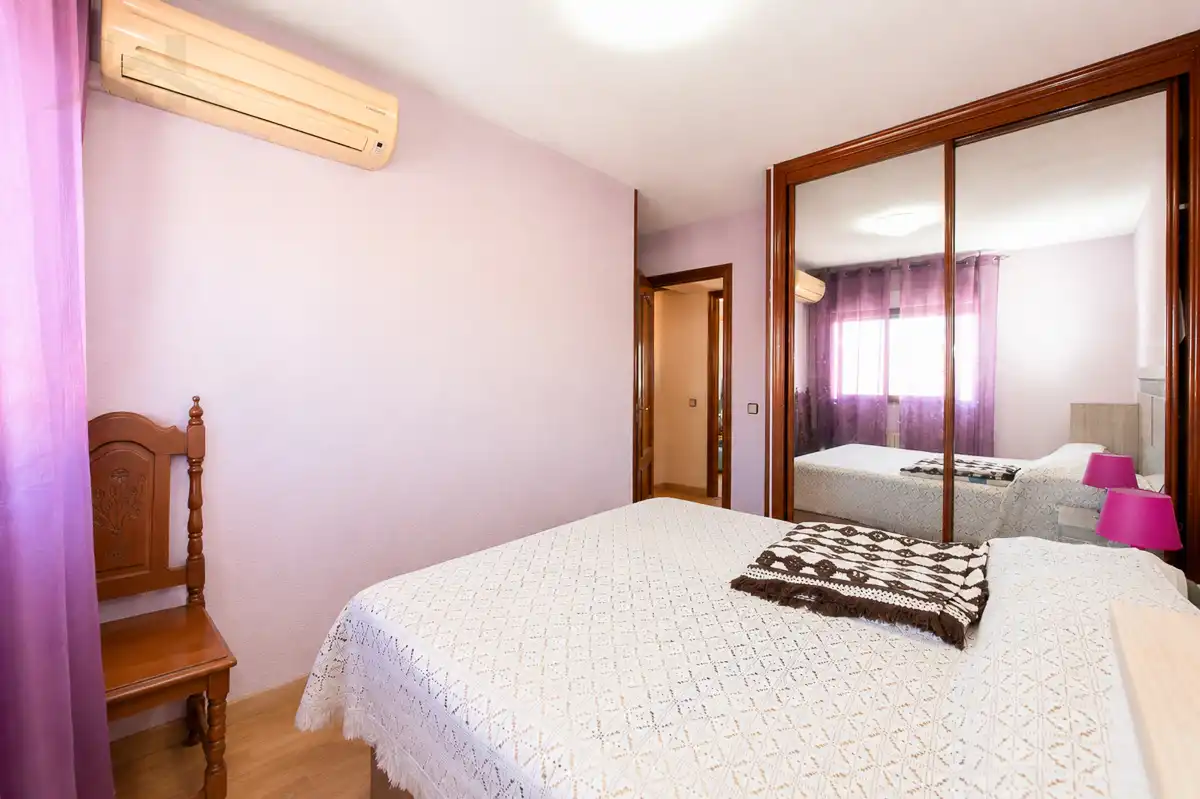 Schlafzimmer von Wohnung zum Verkauf in San Sebastián de los Reyes mit Klimaanlage, Heizung und Terrasse