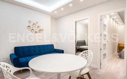 Sala d'estar de Apartament en venda en  Barcelona Capital amb Aire condicionat i Balcó
