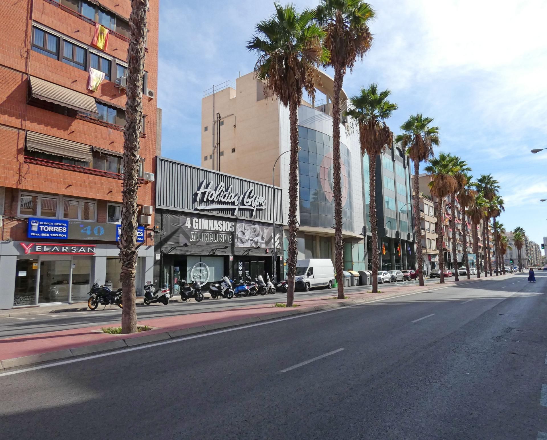 Vista exterior de Local de alquiler en Alicante / Alacant con Amueblado