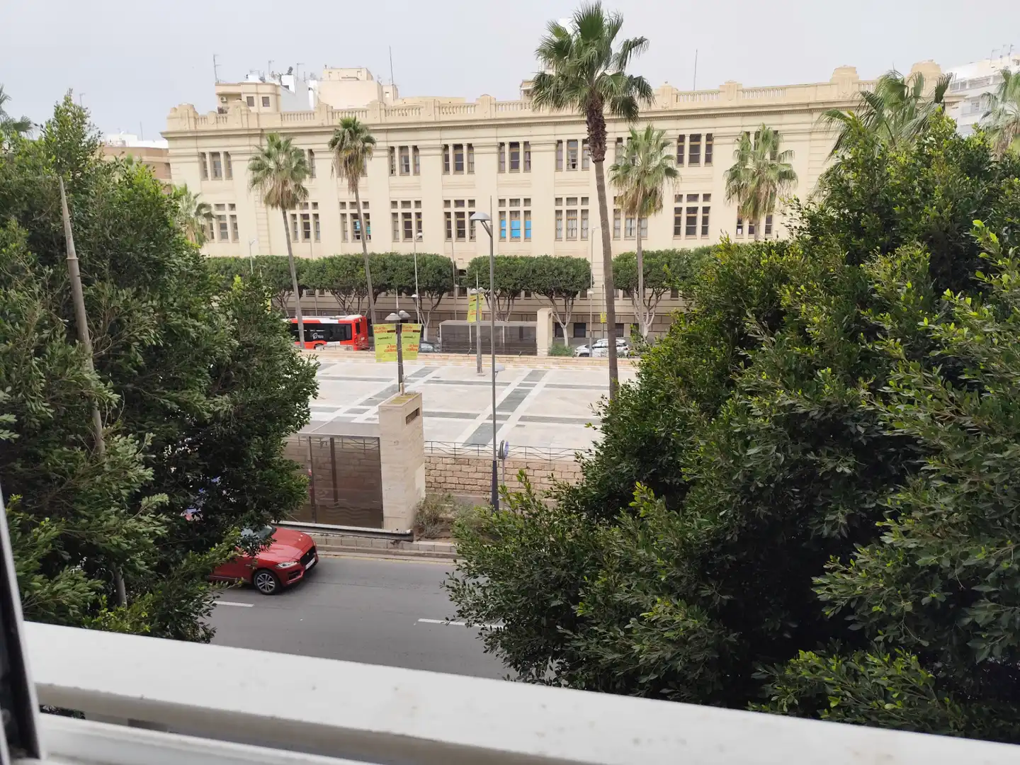Außenansicht von Wohnung zum Verkauf in Almería mit Balkon