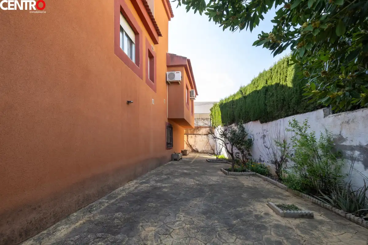 Vista exterior de Piso en venta en Villa de Otura con Aire acondicionado, Calefacción y Terraza