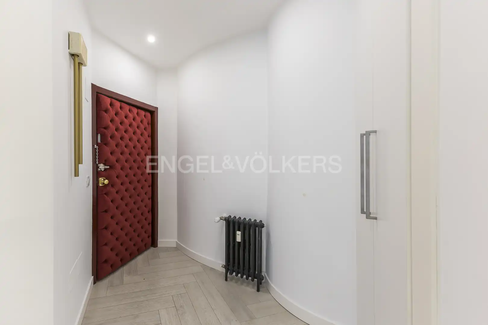 Flat for rent in Madrid  with Air Conditioner, Heating and Furnished