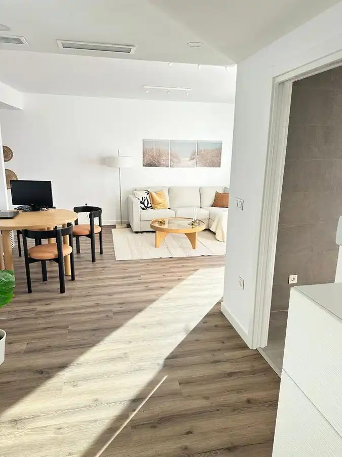 Wohnzimmer von Einfamilien-Reihenhaus zum Verkauf in Almuñécar mit Klimaanlage, Heizung und Parkett