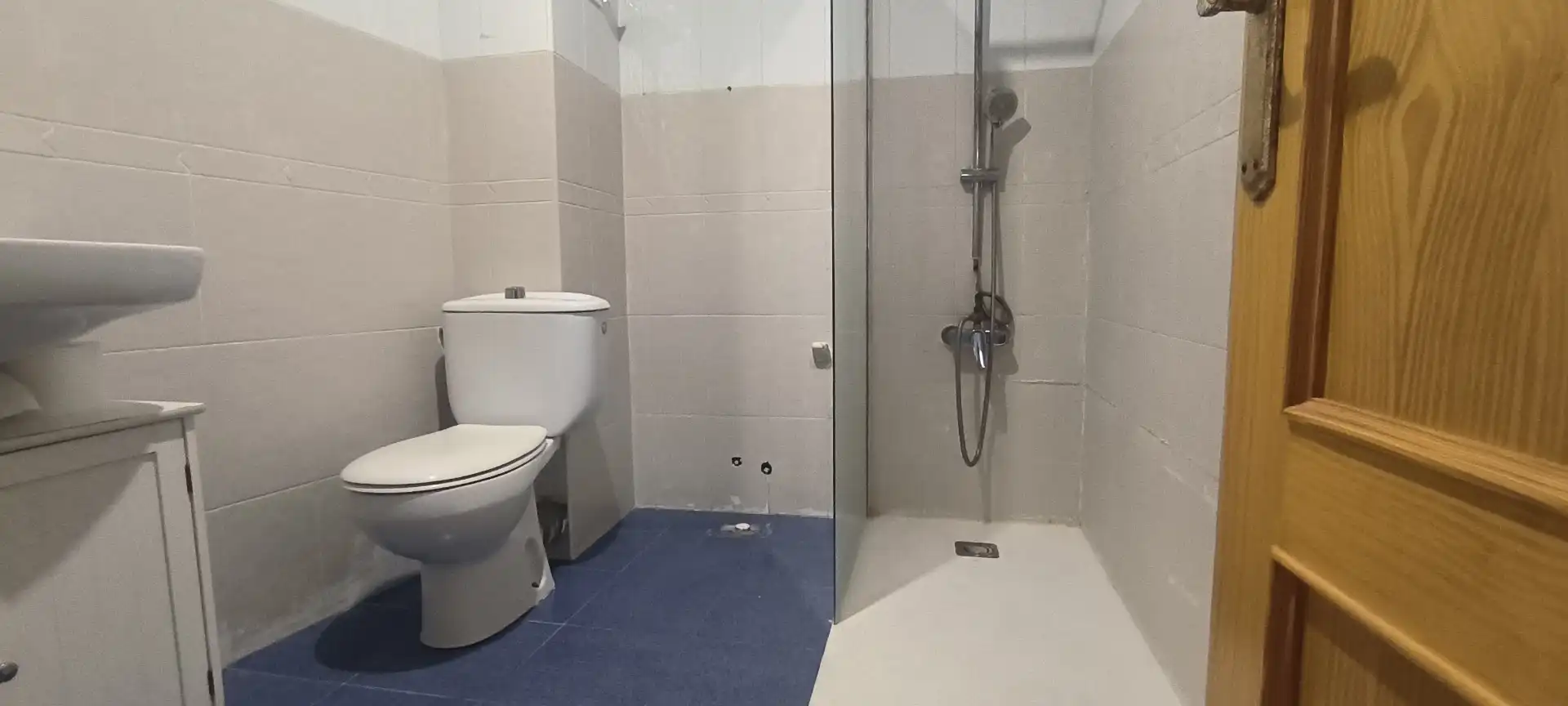 Bathroom of Flat for sale in Almería  with Air Conditioner, Furnished and Oven