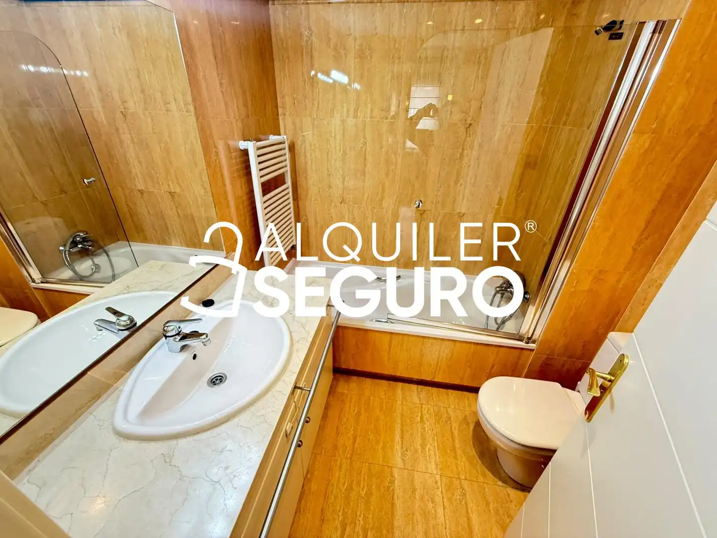 Baño de Piso de alquiler en Madrid con Aire acondicionado, Calefacción y Piscina