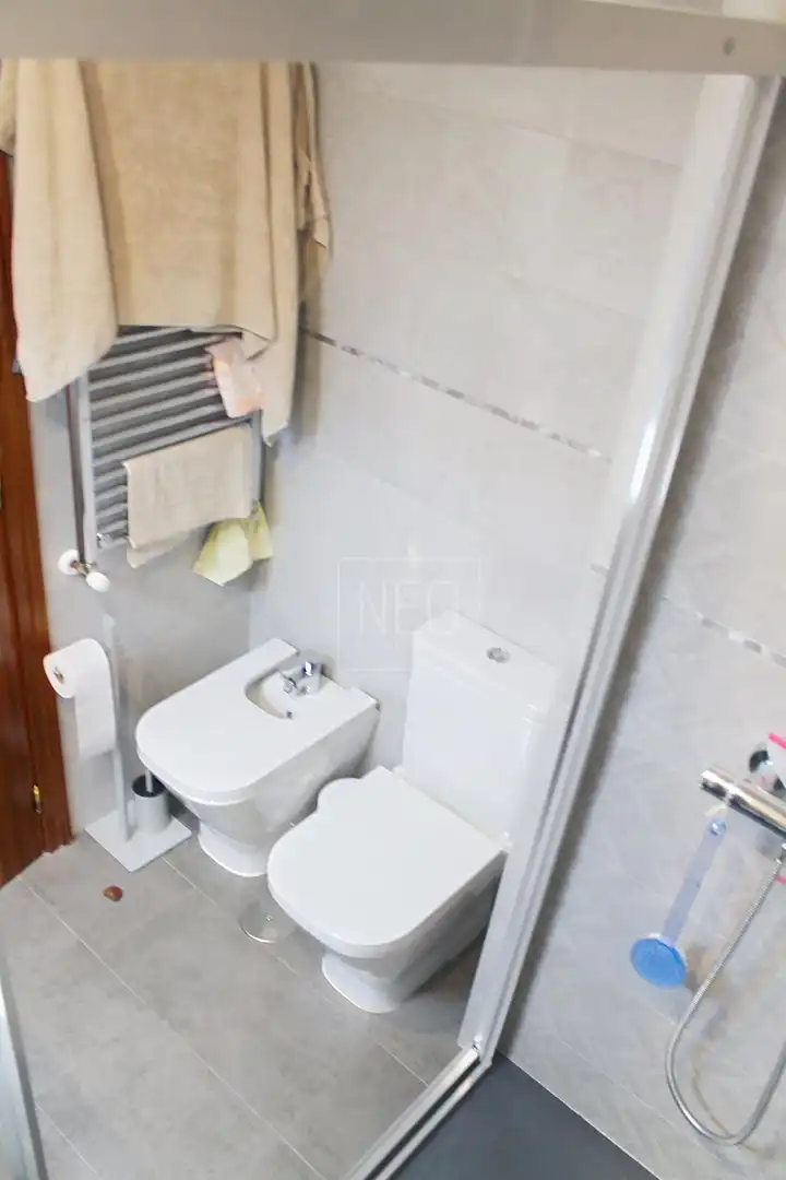 Bany de Casa adosada en venda en Getafe amb Calefacció, Jardí privat i Terrassa