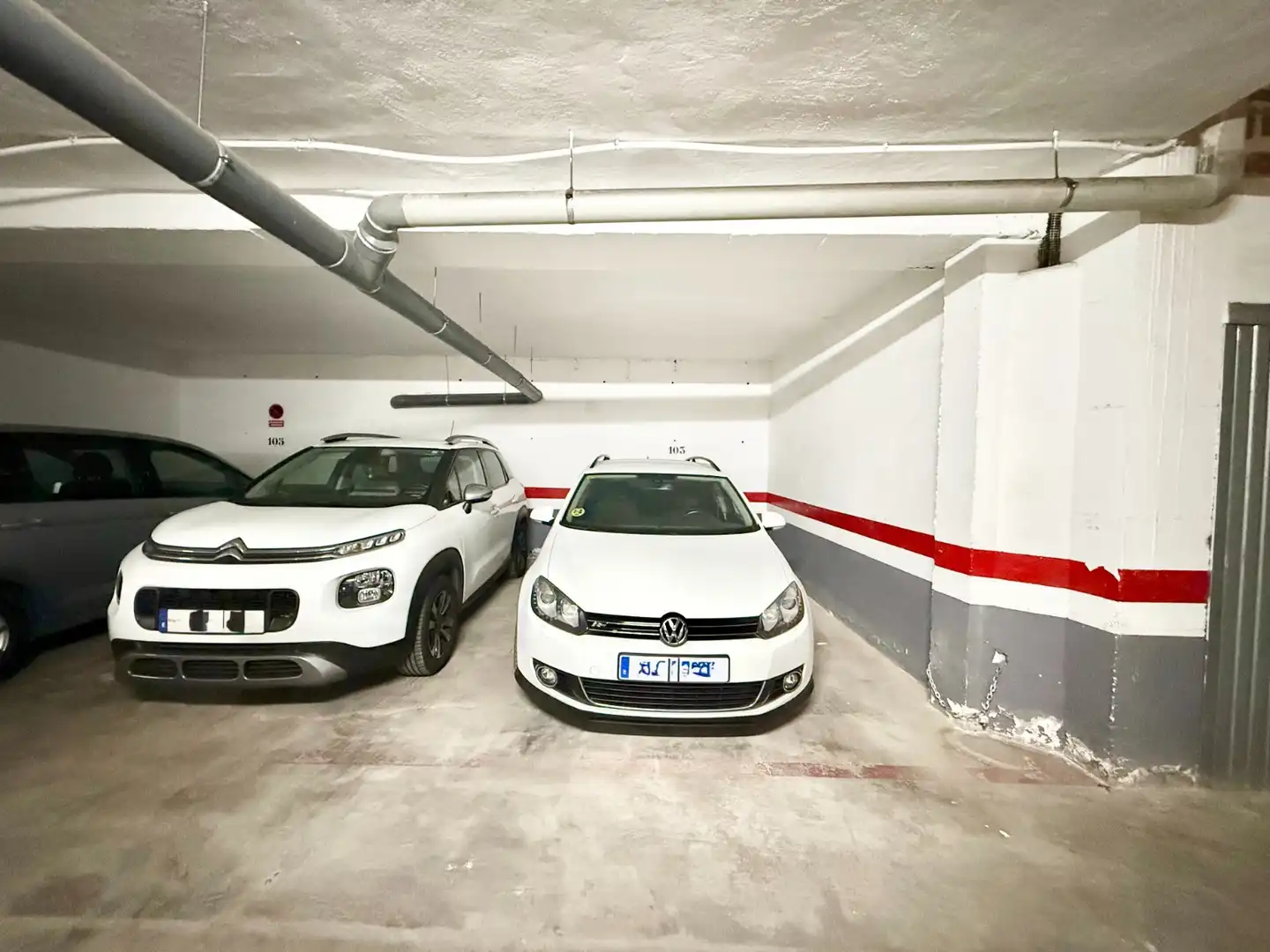 Parking de Estudio de alquiler en Torrevieja con Aire acondicionado, Piscina y Amueblado
