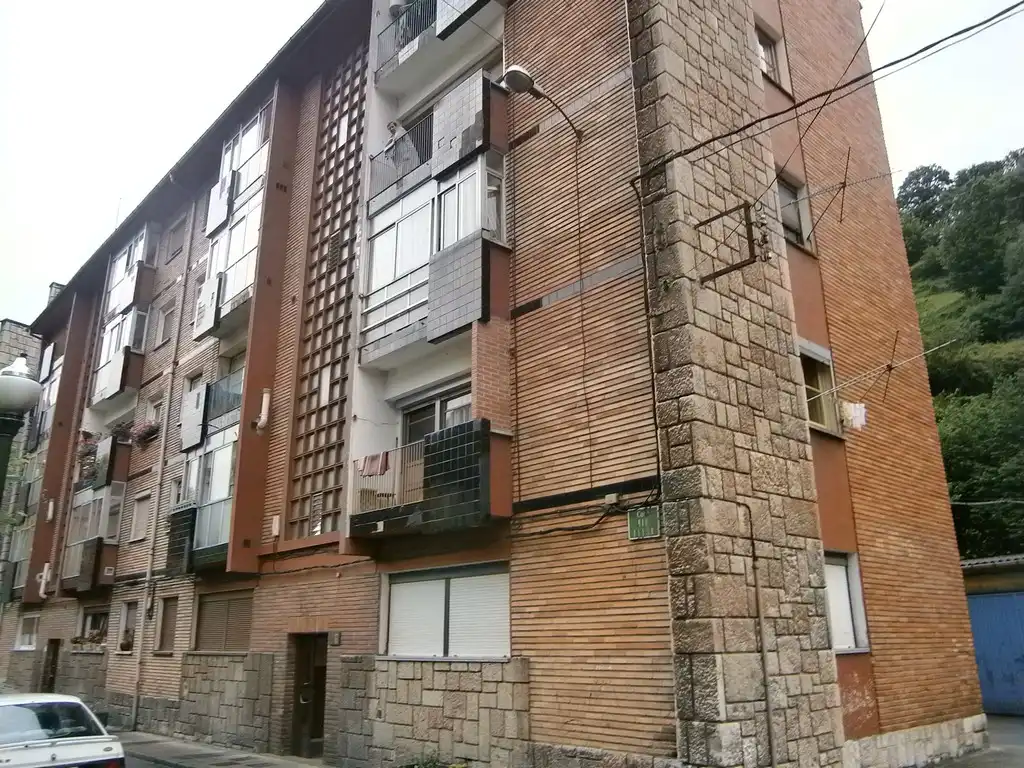 Vista exterior de Pis en venda en Riosa